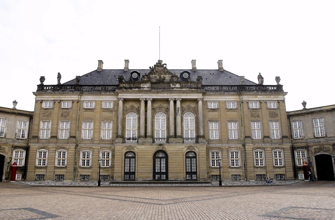 amalienborg palace tour