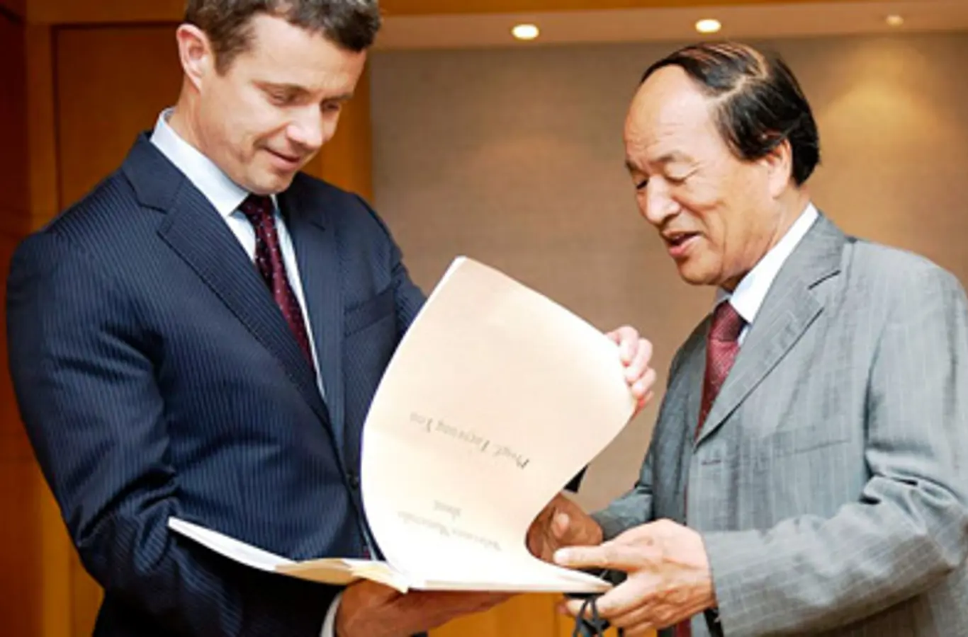 H.K.H. Kronprinsen og Dr. You