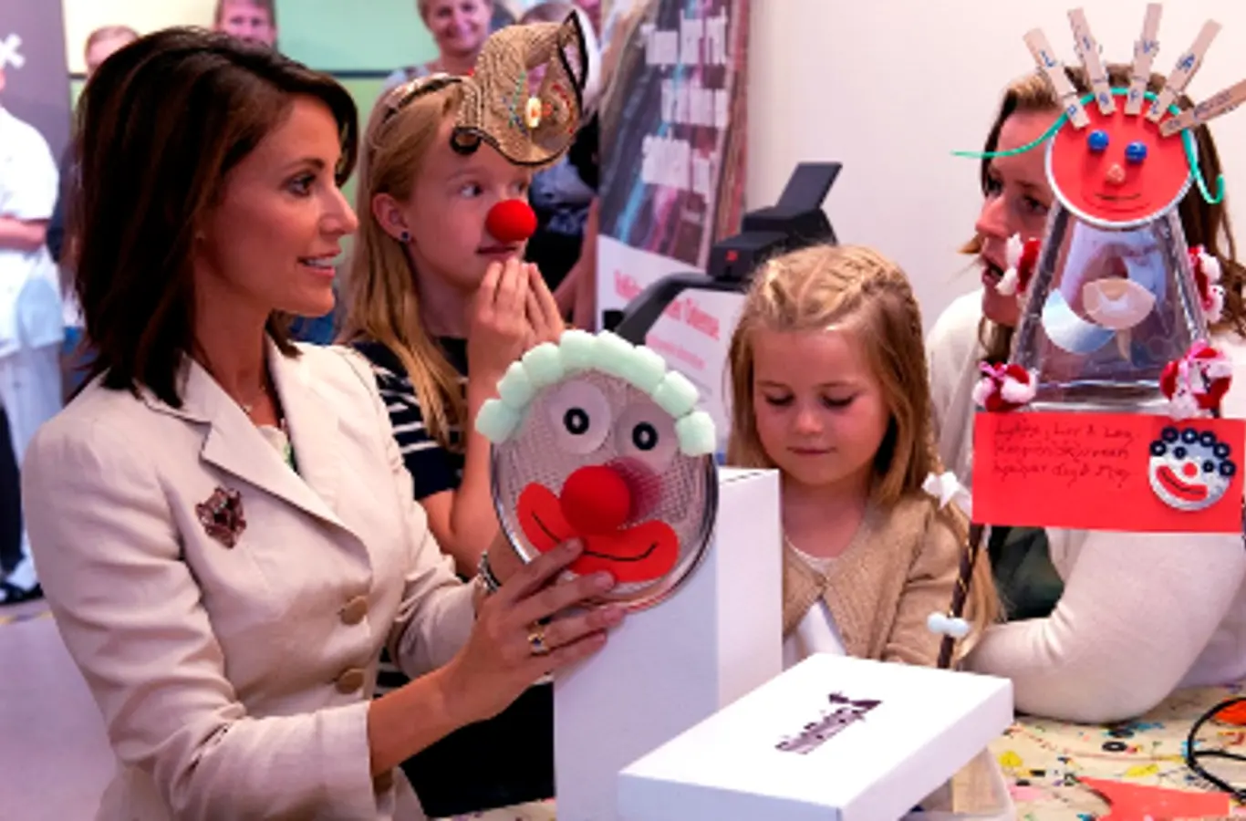 H.K.H. Prinsessen Marie besøger H.C. Andersen Børnehospital i 2013.