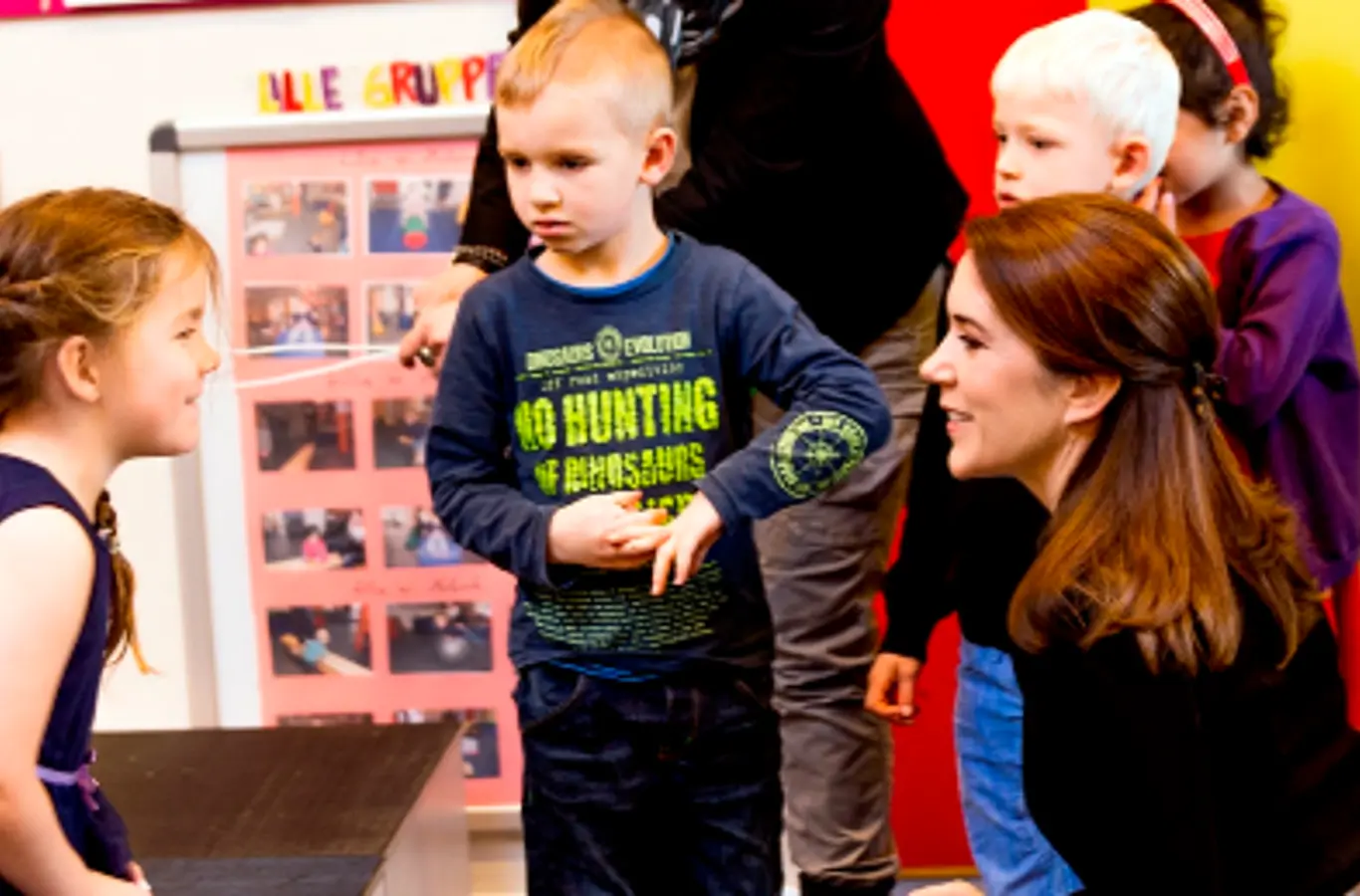 H.K.H. Kronprinsessen under et besøg hos en børnehave, der anvender "LæseLeg".