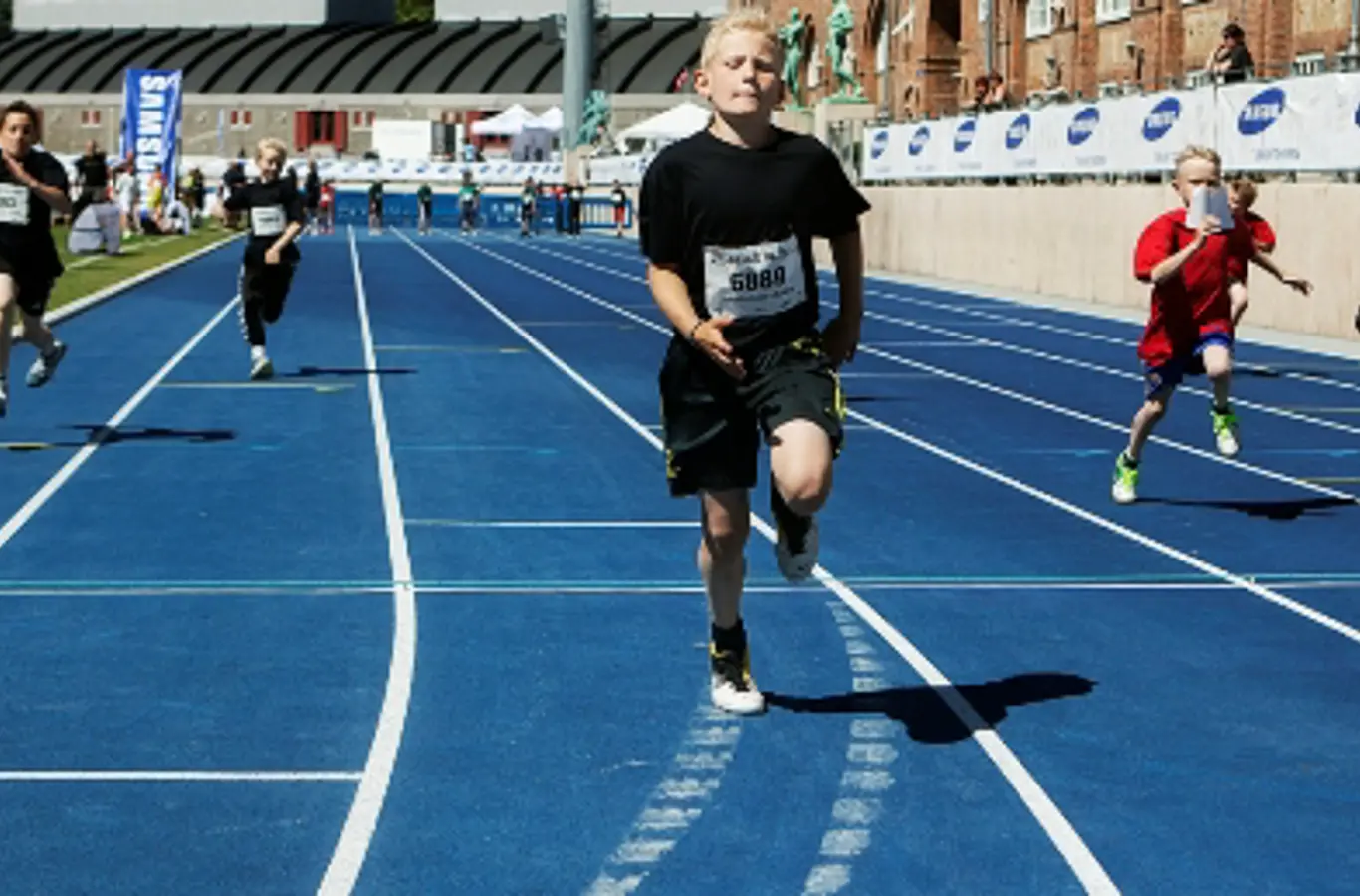 Skole OL på Østerbro Stadion.