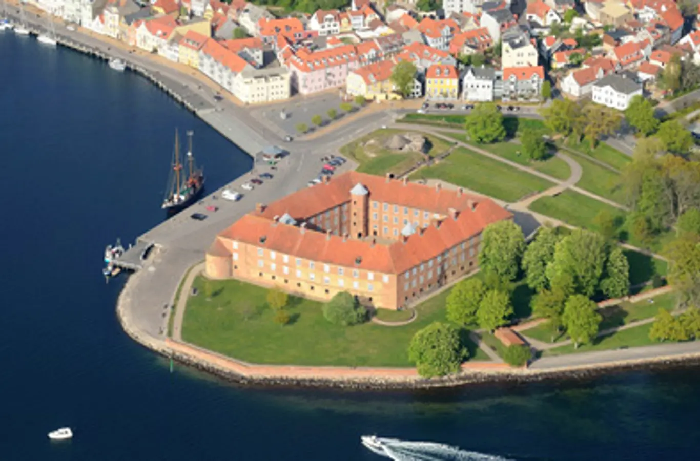 Sønderborg Slot set fra luften.