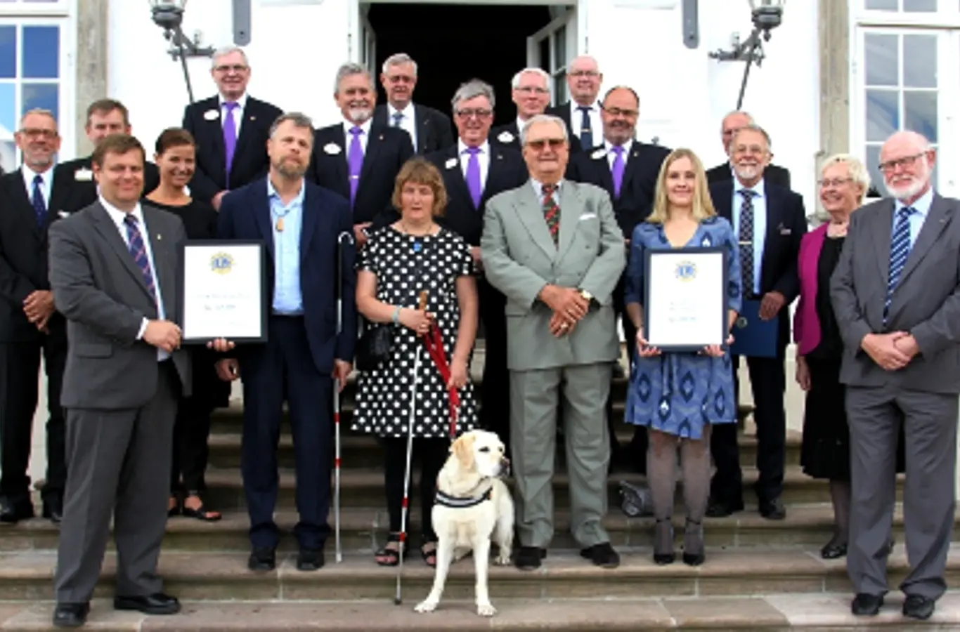 H.K.H. Prinsgemalen overrakte i 2014 Lions Prisen til Dansk Blindesamfund og Foreningen Hjernebarnet.