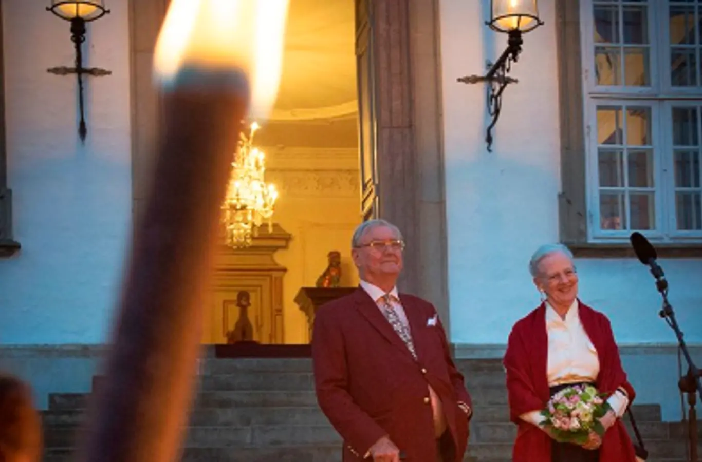 Regentparret på Hovedtrappen, Fredensborg Slot, ved fakkeltog 2014.