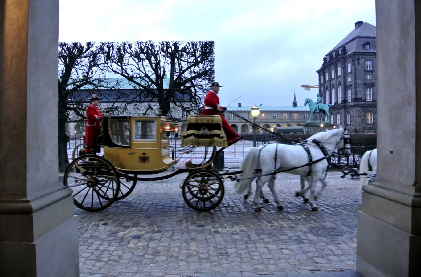 Klargøring i de kongelige stalde