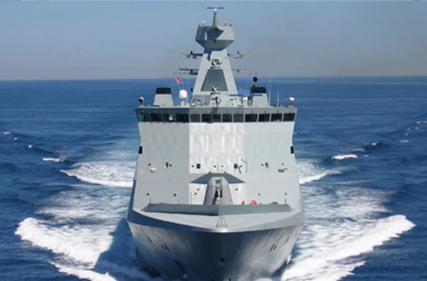 Støtteskibet Esbern Snare.