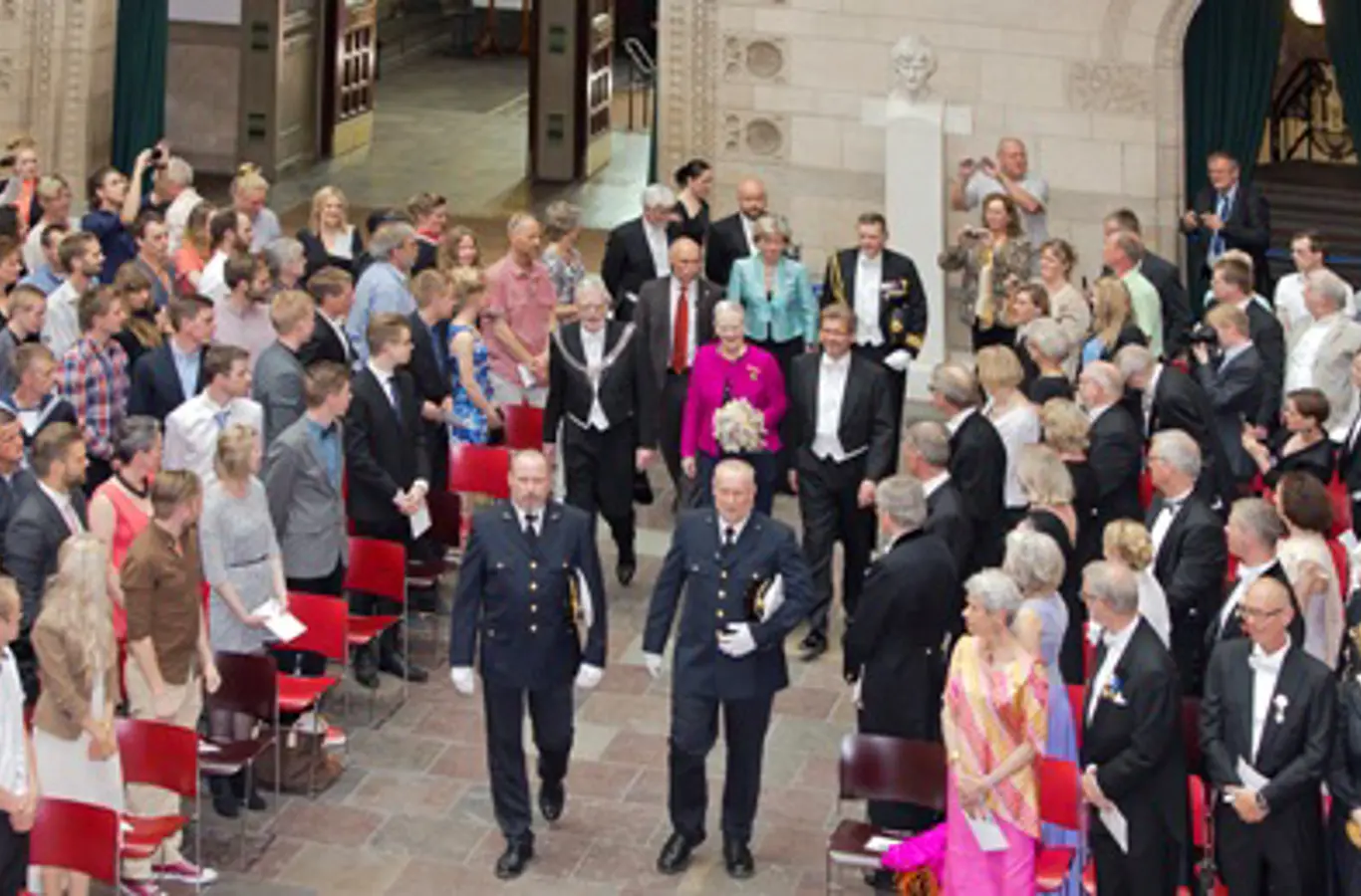 H.M. Dronningen ved Haandværkerforeningens medaljeoverrækkelse.