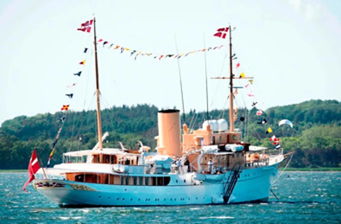 Kongeskibet Dannebrog.