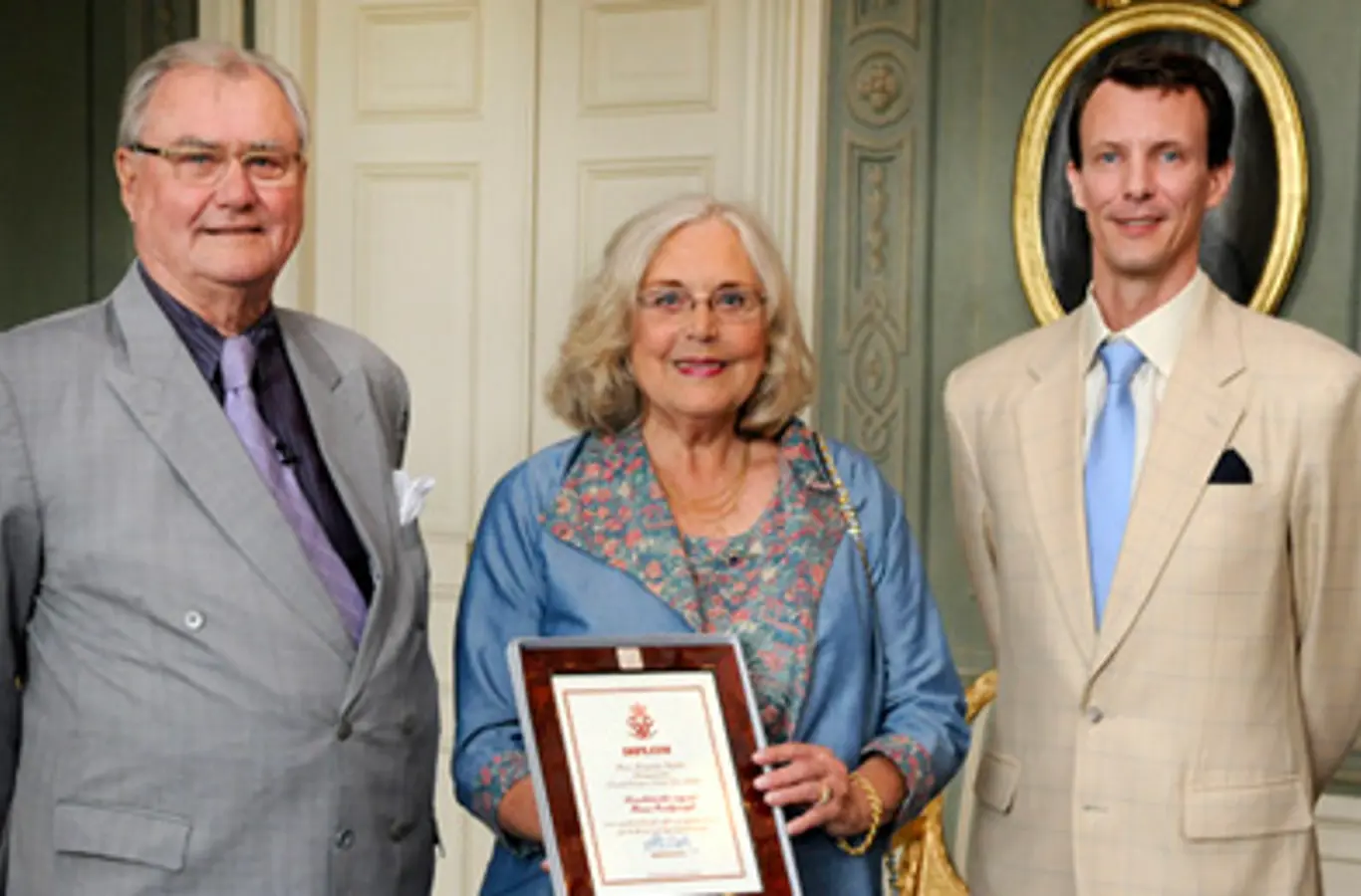 H.K.H. Prinsgemalen og H.K.H. Prins Joachim sammen med årets prismodtager, Hanne Raabyemagle.