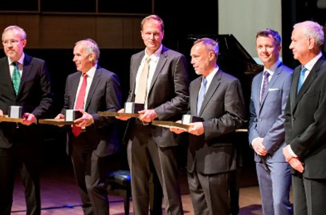 H.K.H. Kronprinsen forestår overrækkelsen af The Brain Prize 2015.